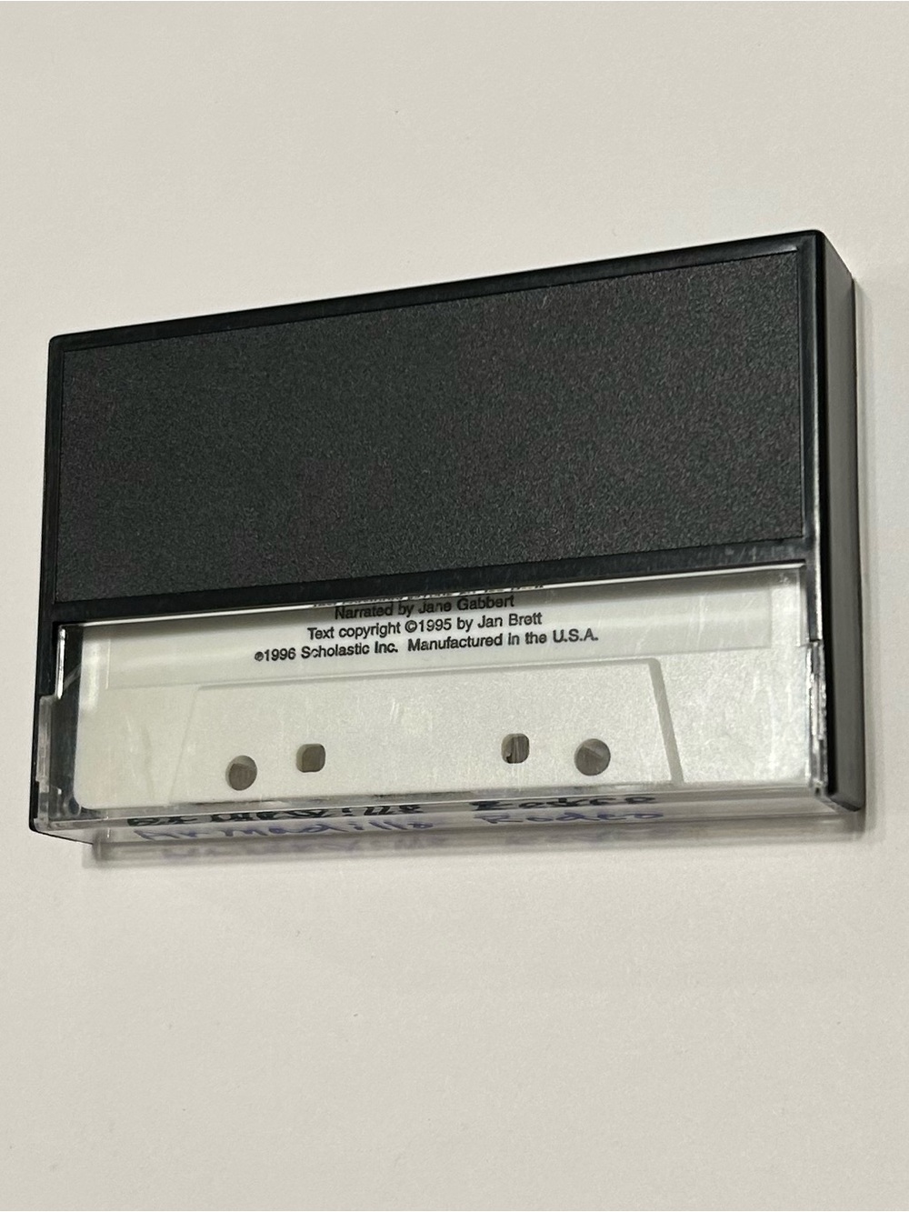 Scholastic Cassettes Armadillo Rodeo - Picture 3 of 5